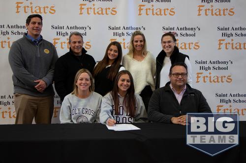 Olivia Perez commits to College of the Holy Cross