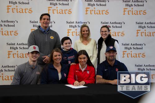 Emily Riggins commits to St. Johns University 