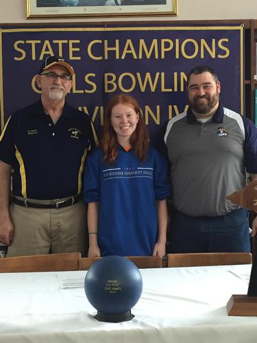 2017-18 Bowling Signing
Mikayla Woodrow - Mid Michigan Community College