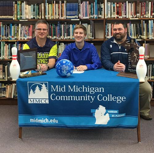 2017-18 Bowling Signing
Matt Hoard - Mid Michigan Community College