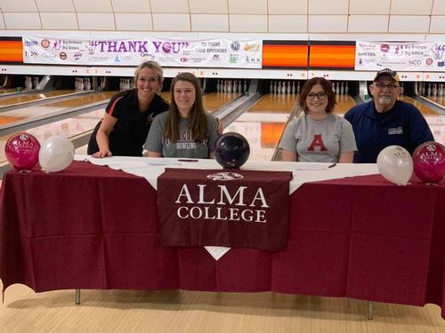 2018-19 Bowling Signing
Bethany Slater - Alma College