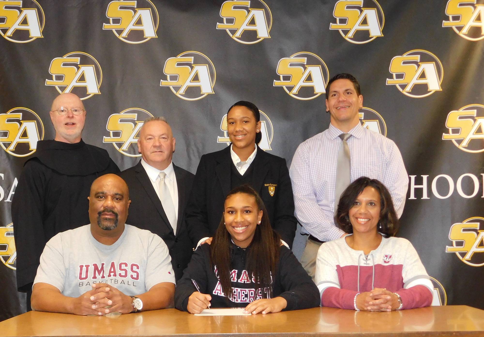 Congratulations to Sydney Taylor for committing to the University of Massachusetts for Basketball