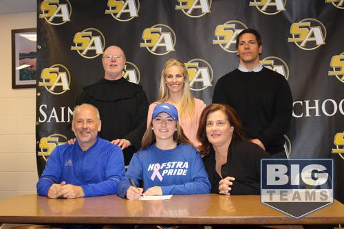 Congratulations to Caroline Nuttall for committing to Hofstra University to play Soccer 